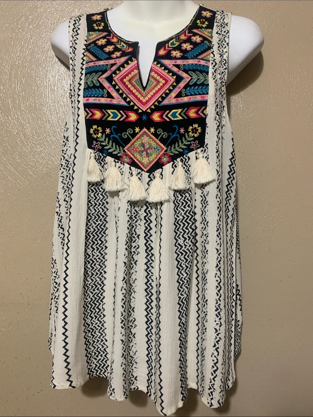 Savanna Jane size M Cream Tank with Black Stripes & Multicolor Embroidery